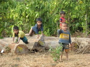 kinderen in alak village