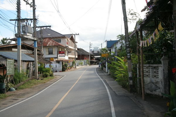 street walk, Mae Sariang