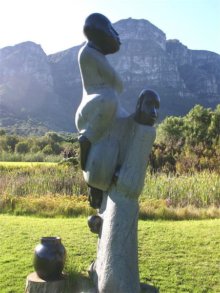 TABLE MOUNTAIN AND SCULPTURE