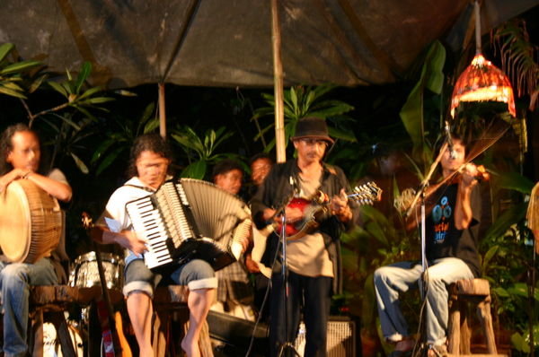 Thai musicians