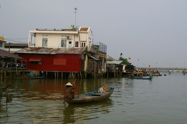 Paddling to Hoi An Market