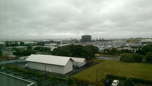 Uitzicht vanuit onze hotelkamer op het vliegveld