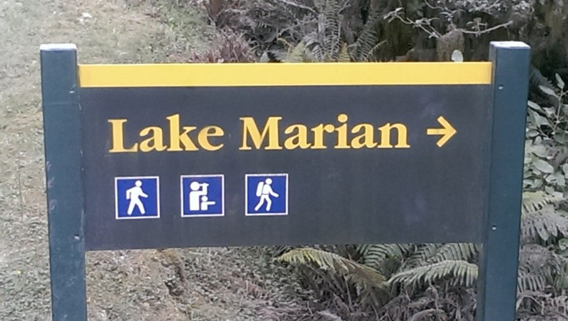 Wandeling naar het meer van Marian