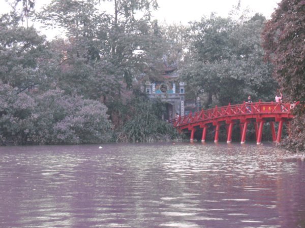 Red Bridge, Hoan Kiem Lake
