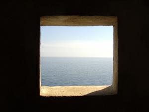window towards the sea
