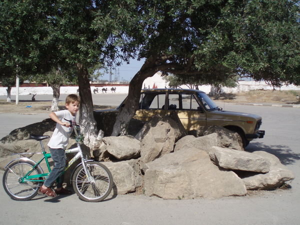 The biking boy and the Lada