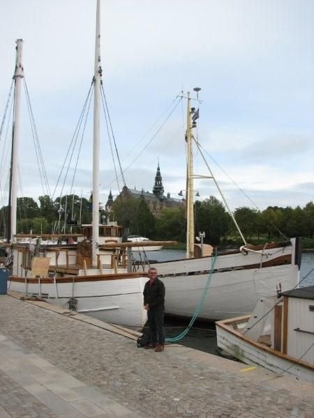 Peter at Strand Vagen, with the nordic Museum in the background
