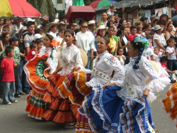 Traditional Colombian Dancers