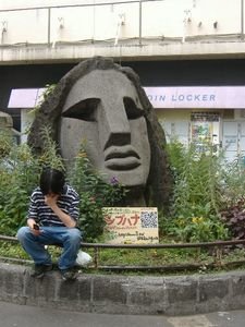 Statue outside Shubuya