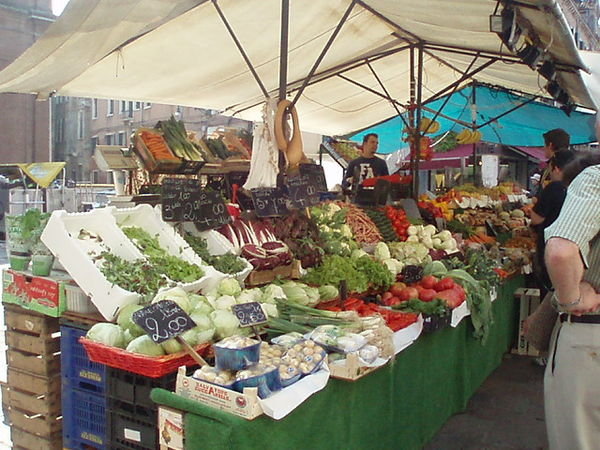 Fruit and vegetable stand