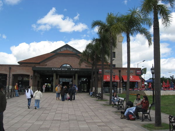 Train station at Tigre