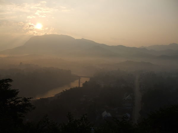 Sunrise on Phu Si Hill