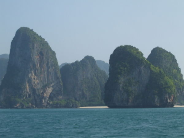 Saying goodbye to the beautiful limestone cliffs of Railay