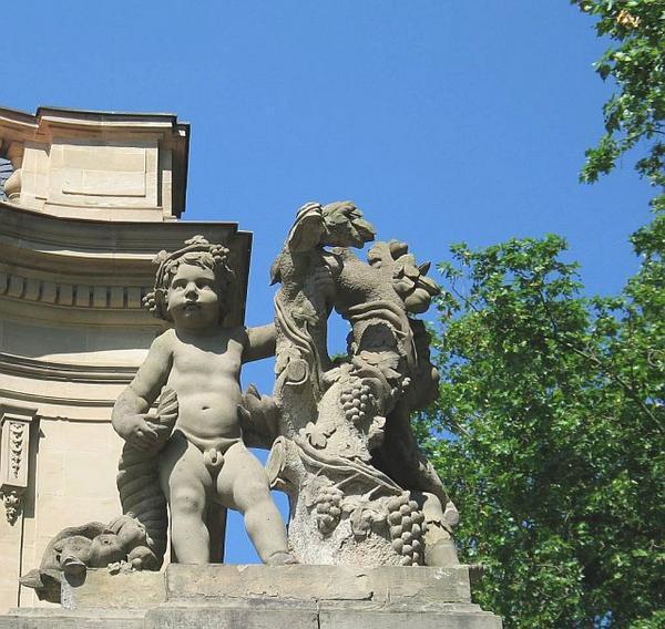 SeeSchloss Monrepos Statue