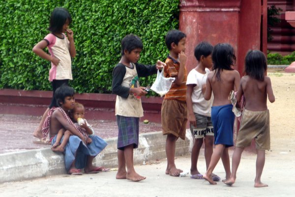 Kids begging outside the National Museum