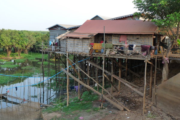 Kompong Khleang homes