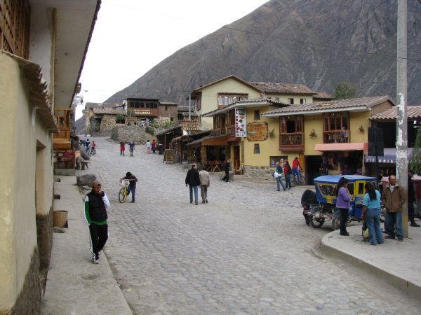 Ollantaytambo village