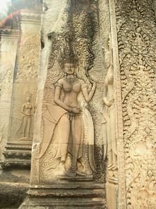Angkor_Apsara_2