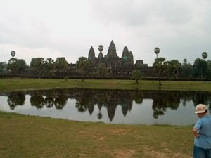 Angkor_southwest reflecting pool