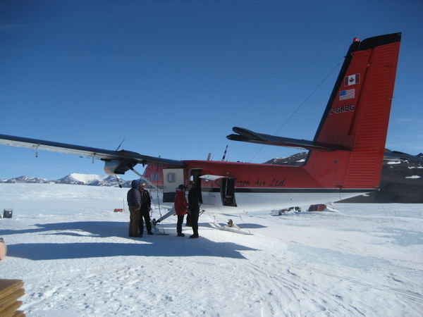 The Twin Otter airplane on Odell Glacier