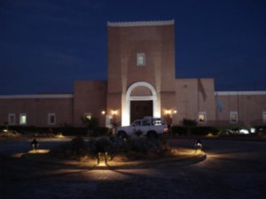 La entrada del hotel "Dar Ghadames"