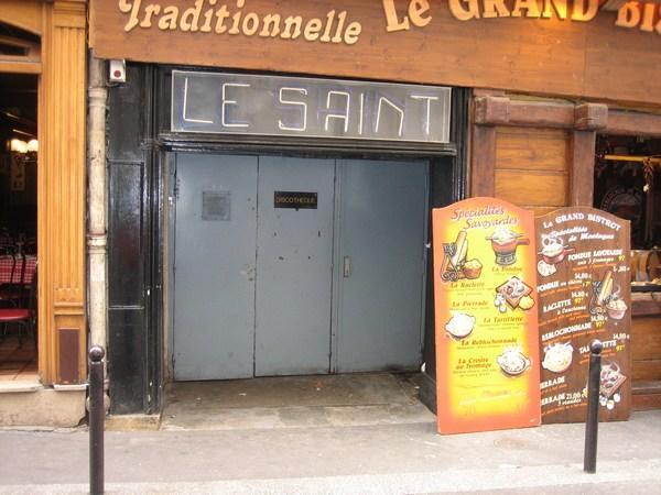 Outside "Le Saint"