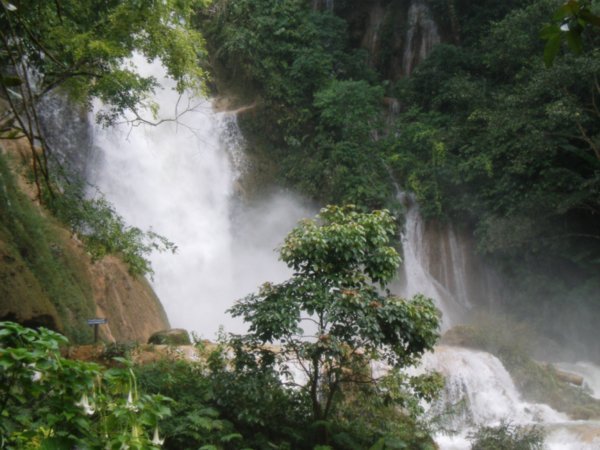 Laos Khong Sii Waterfall