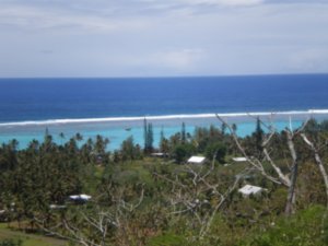 the reef encircles Rarotonga and oh that ocean