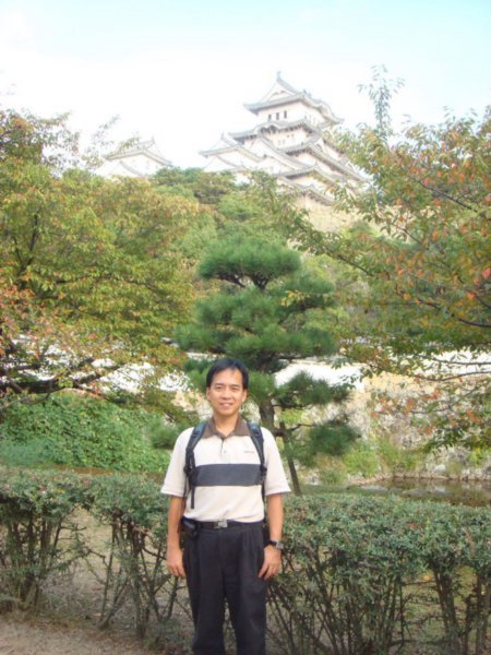 Posing with Himeji Castle