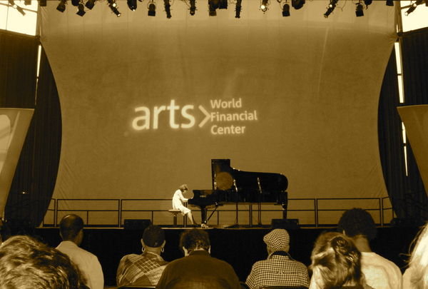 Thelonius Monk hyldest koncert i the Wintergarden som er en del af World finacial center.