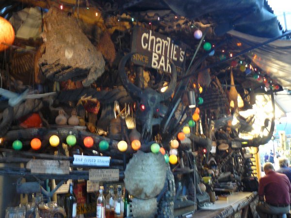 Charlies Bar