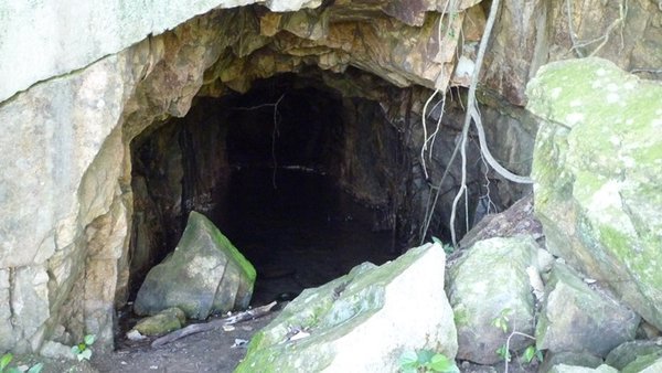 kamikaze caves, Lamma