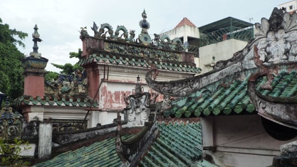 jade emperor pagoda roof