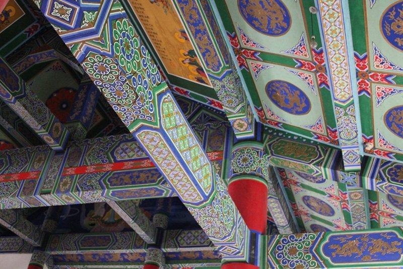 Wenshu Monastery prayer hall ceiling