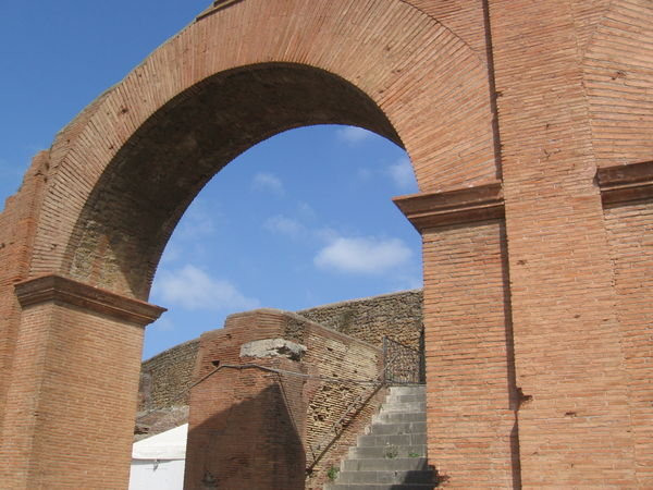 Arch in Ostia Antica
