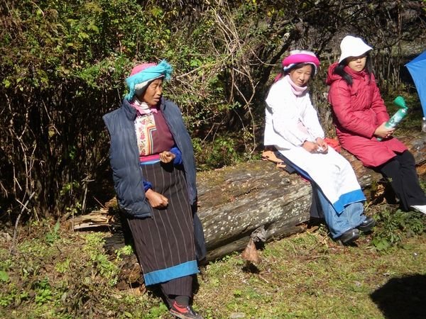 Tibetan Ladies in Padacuo National Park