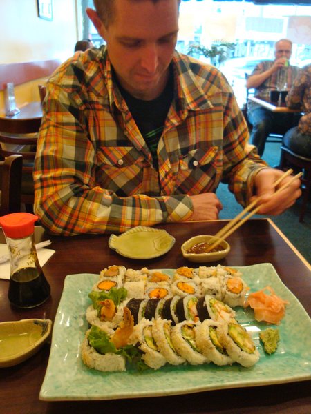 Mmmm Sushi and cheap! Why can't Australia have cheap sushi??