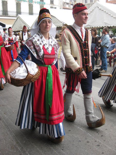 Local Couserans costumes