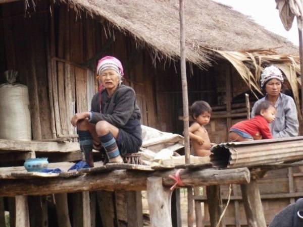 The Hmong / Los Hmong