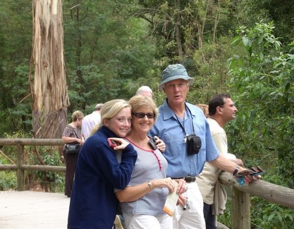 Kristina, Peter og Catherine i Healesville Sanctuary