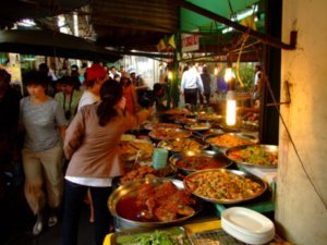 Food market with cheap and yammy curries