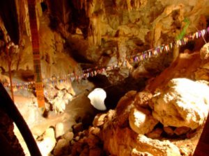 Day 4 - cave with buddhist decoration 