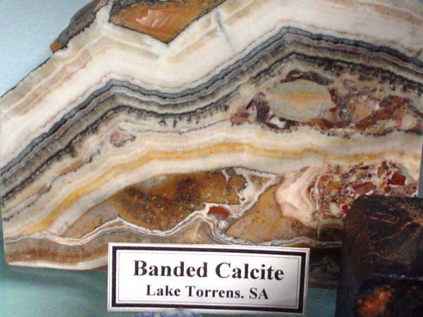 Banded calcite
