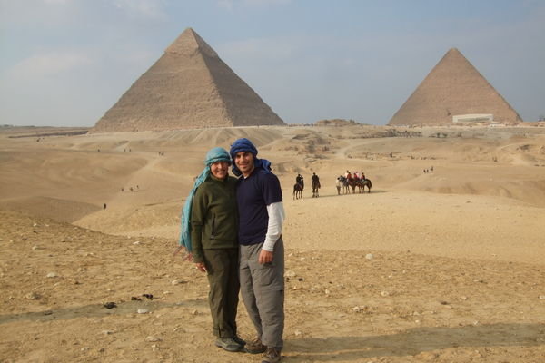 Tracey and Jason in front of the pyramids