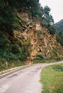 En route to Trongsa, typical road