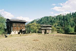 Farmhouses near Jakar dzong