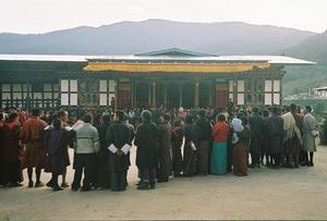 Tamshing Goemba, blessings at the end of the tsechu