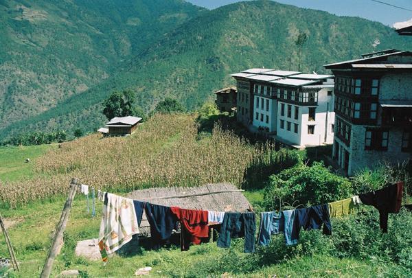Clothes out to dry in Yadi