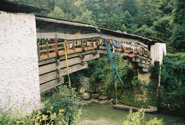 The old bridge leading to Trashiyangtse dzong