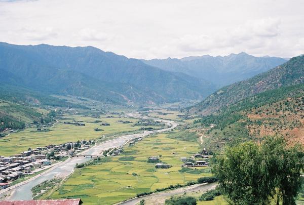 The Paro Chhu river snakes through the valley